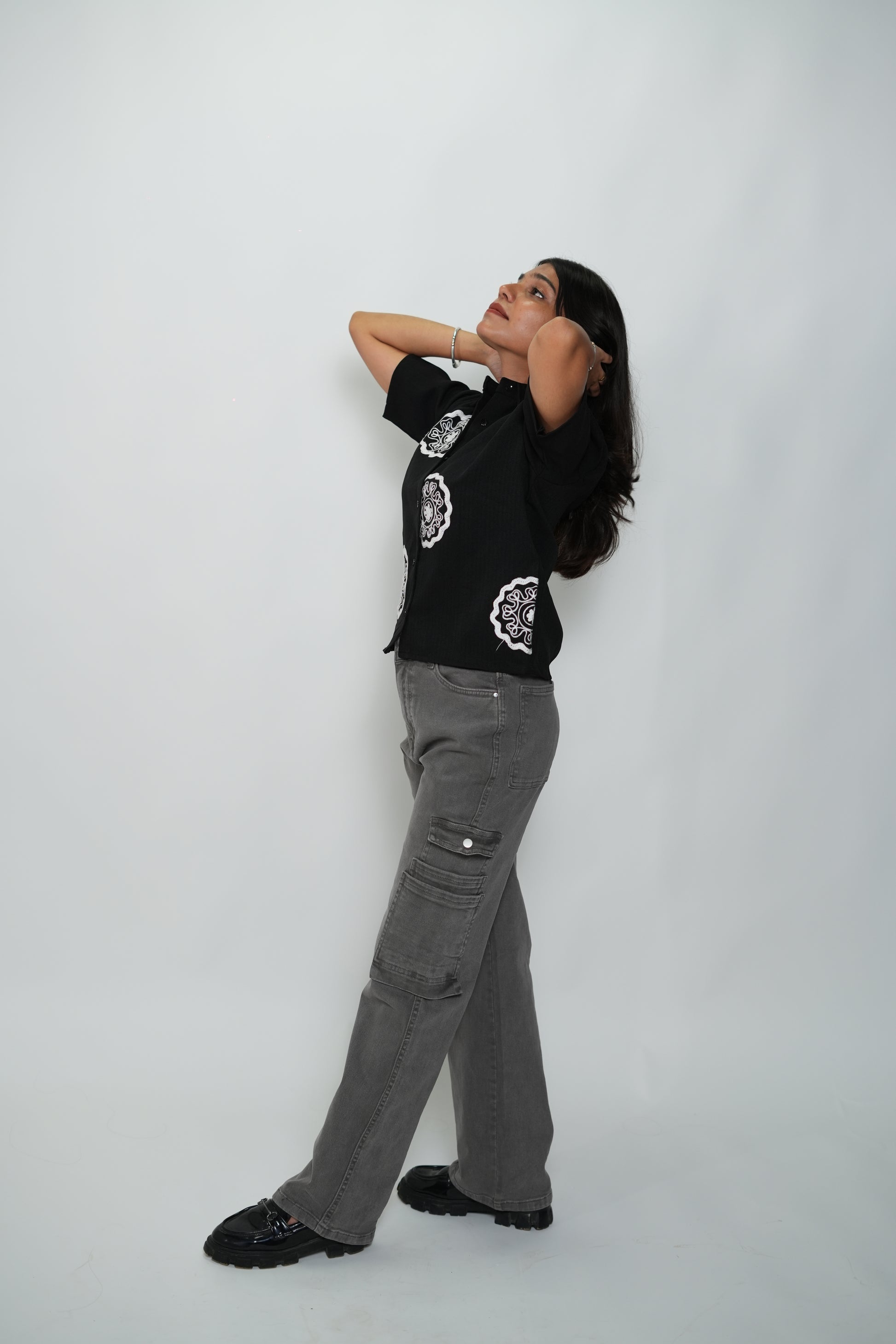 Straight Fit Six Pocket Cargo Style Jeans Gray