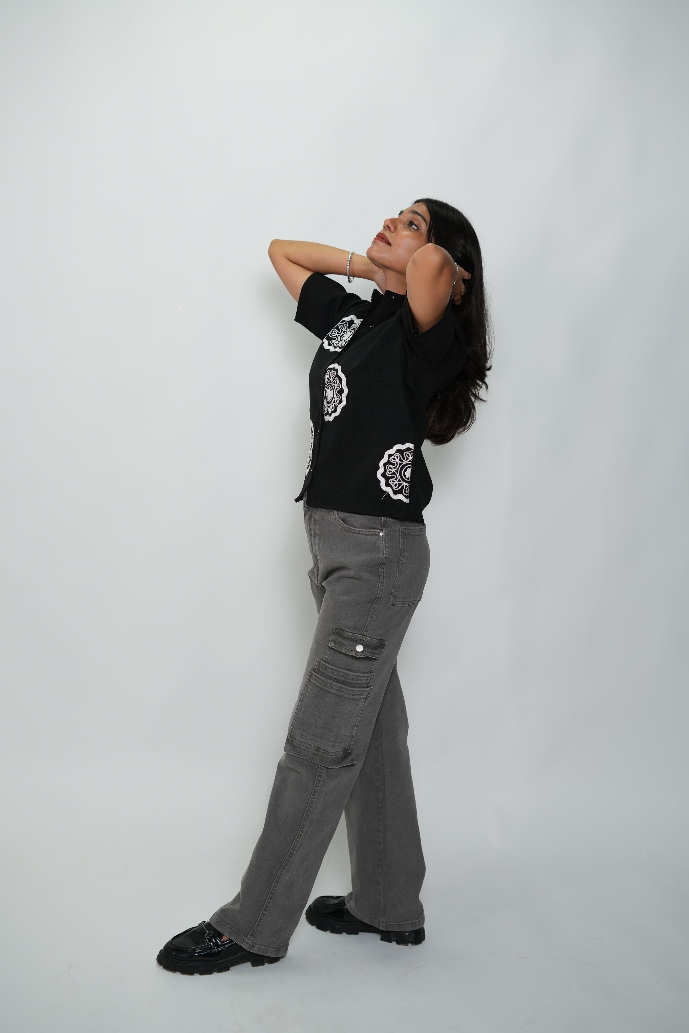 Straight Fit Six Pocket Cargo Style Jeans Gray