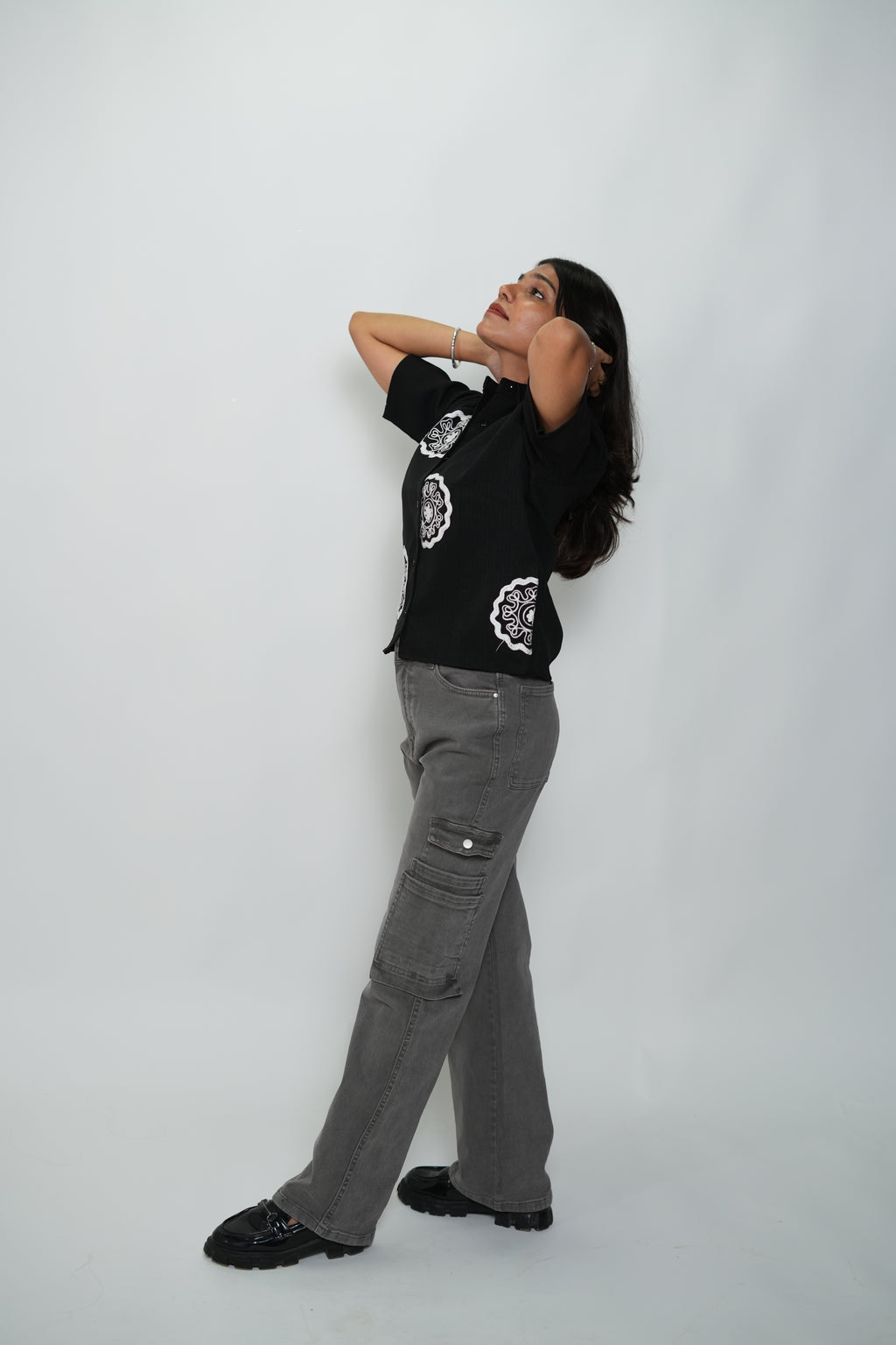 Straight Fit Six Pocket Cargo Style Jeans Gray