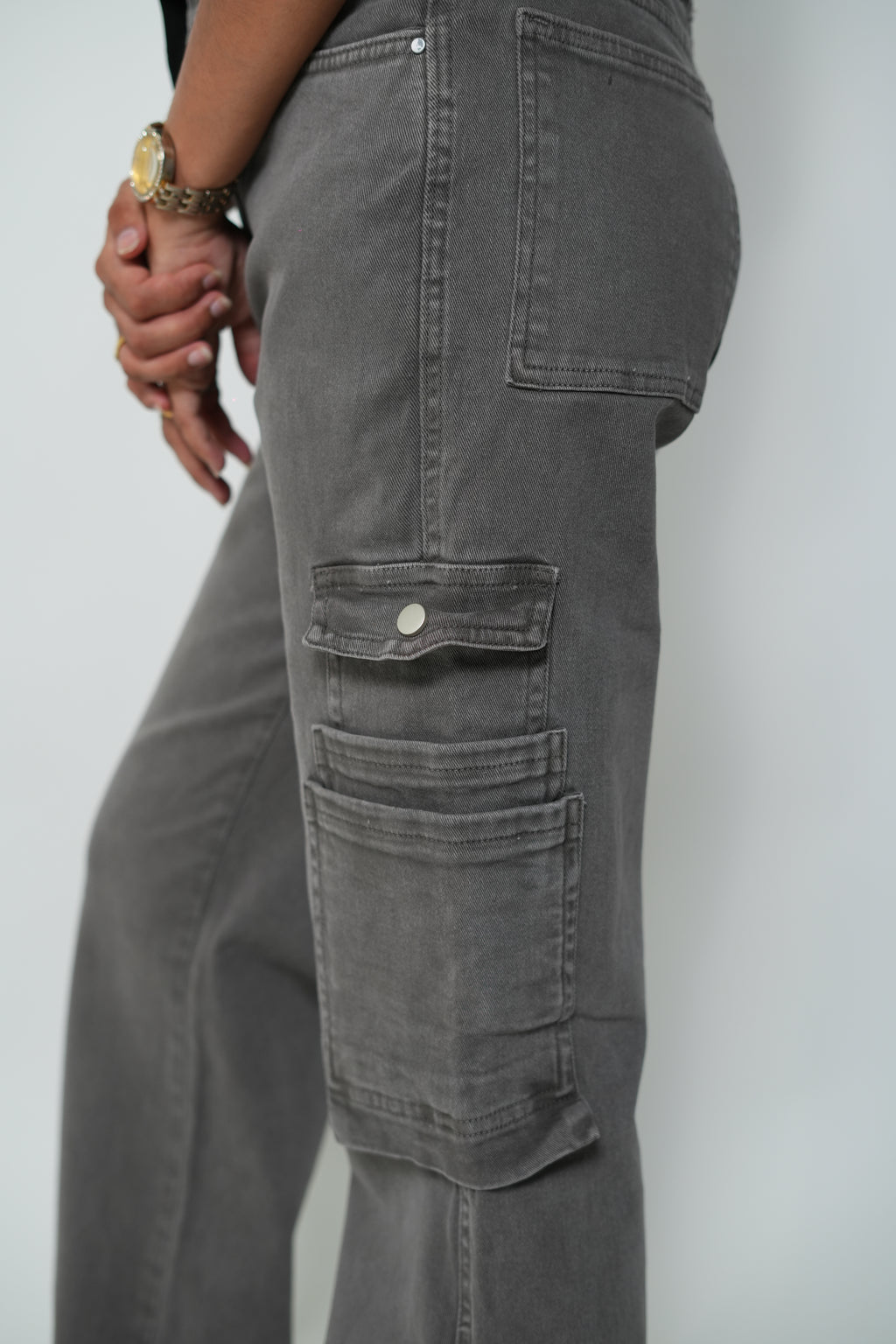 Straight Fit Six Pocket Cargo Style Jeans Gray