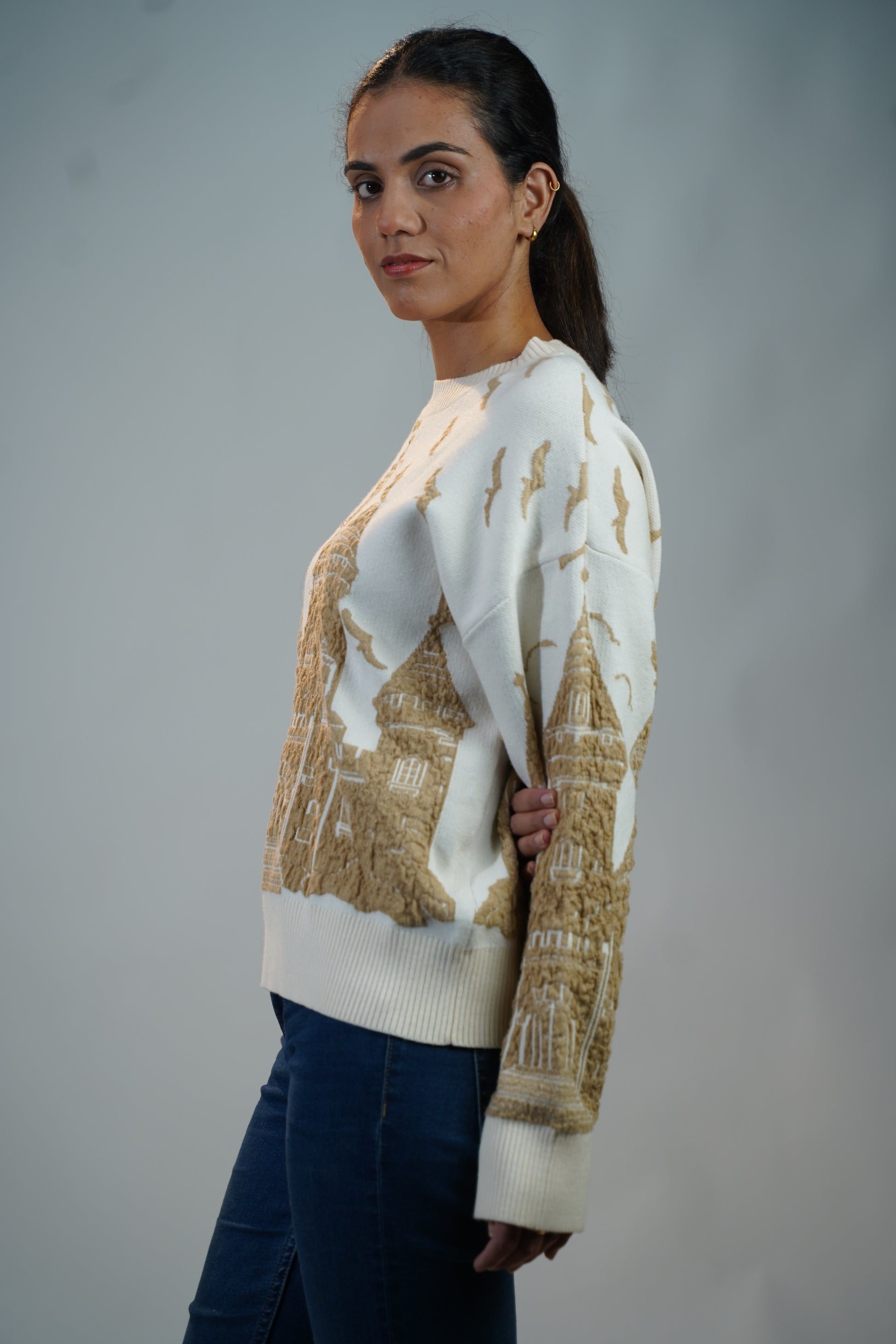 White Castle-Detail Sweater White