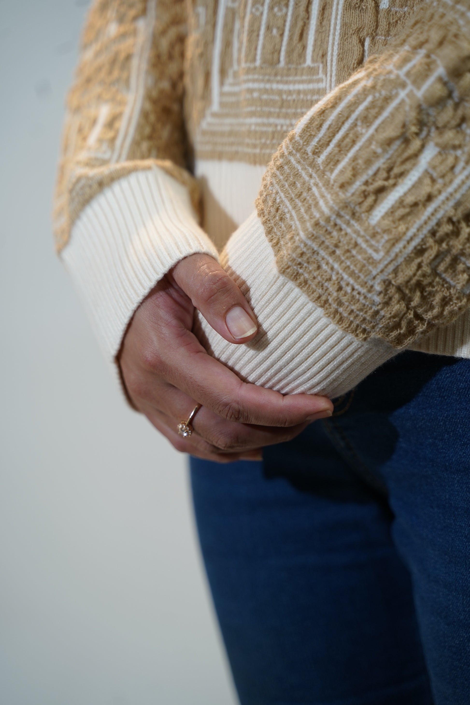 White Castle-Detail Sweater White