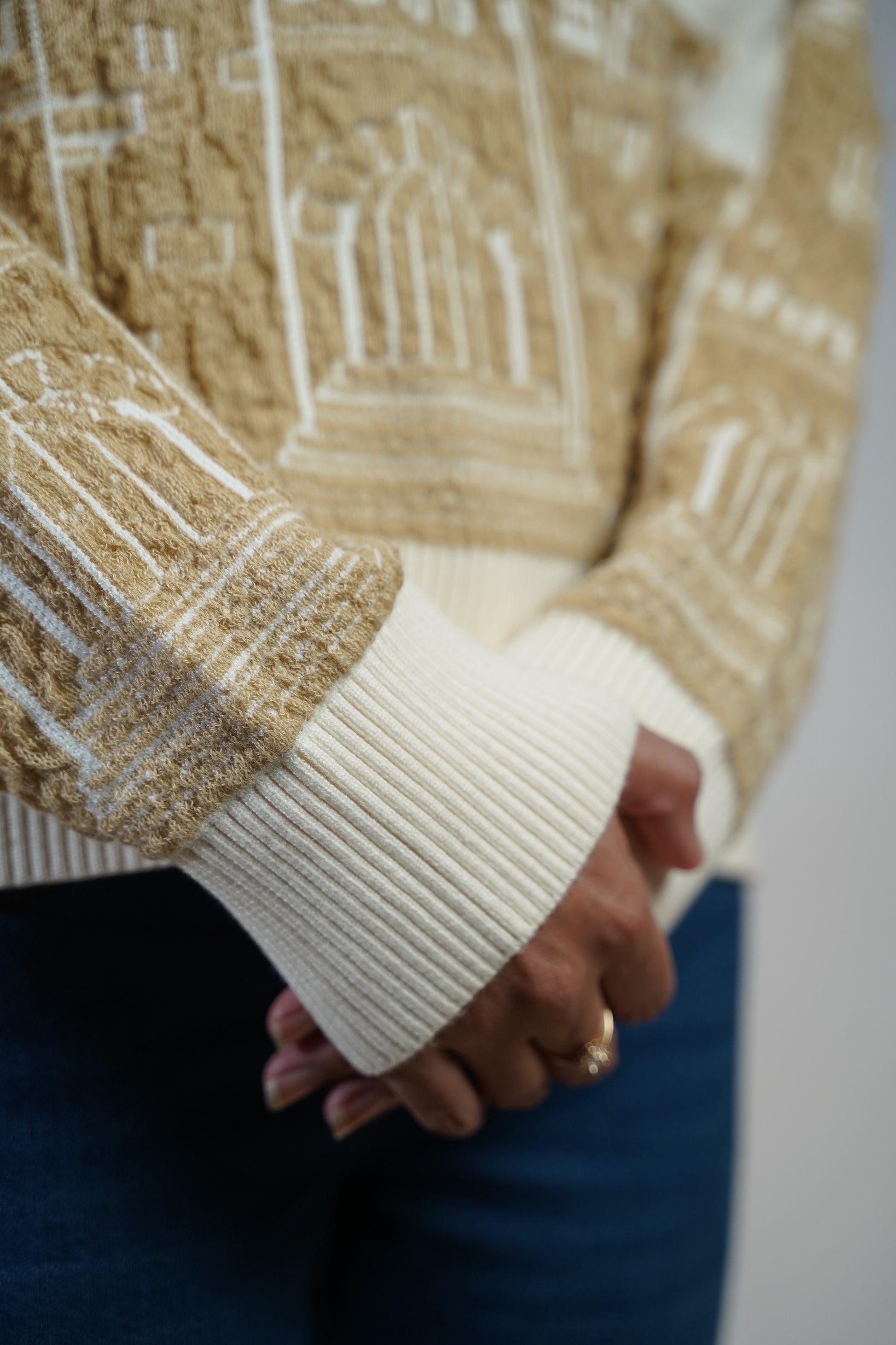 White Castle-Detail Sweater White