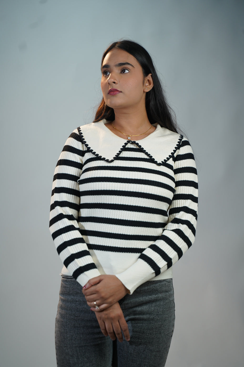 Korean-Style Two-Tone Top Black