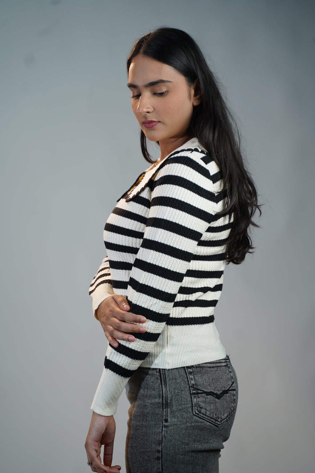 Korean-Style Two-Tone Top Black