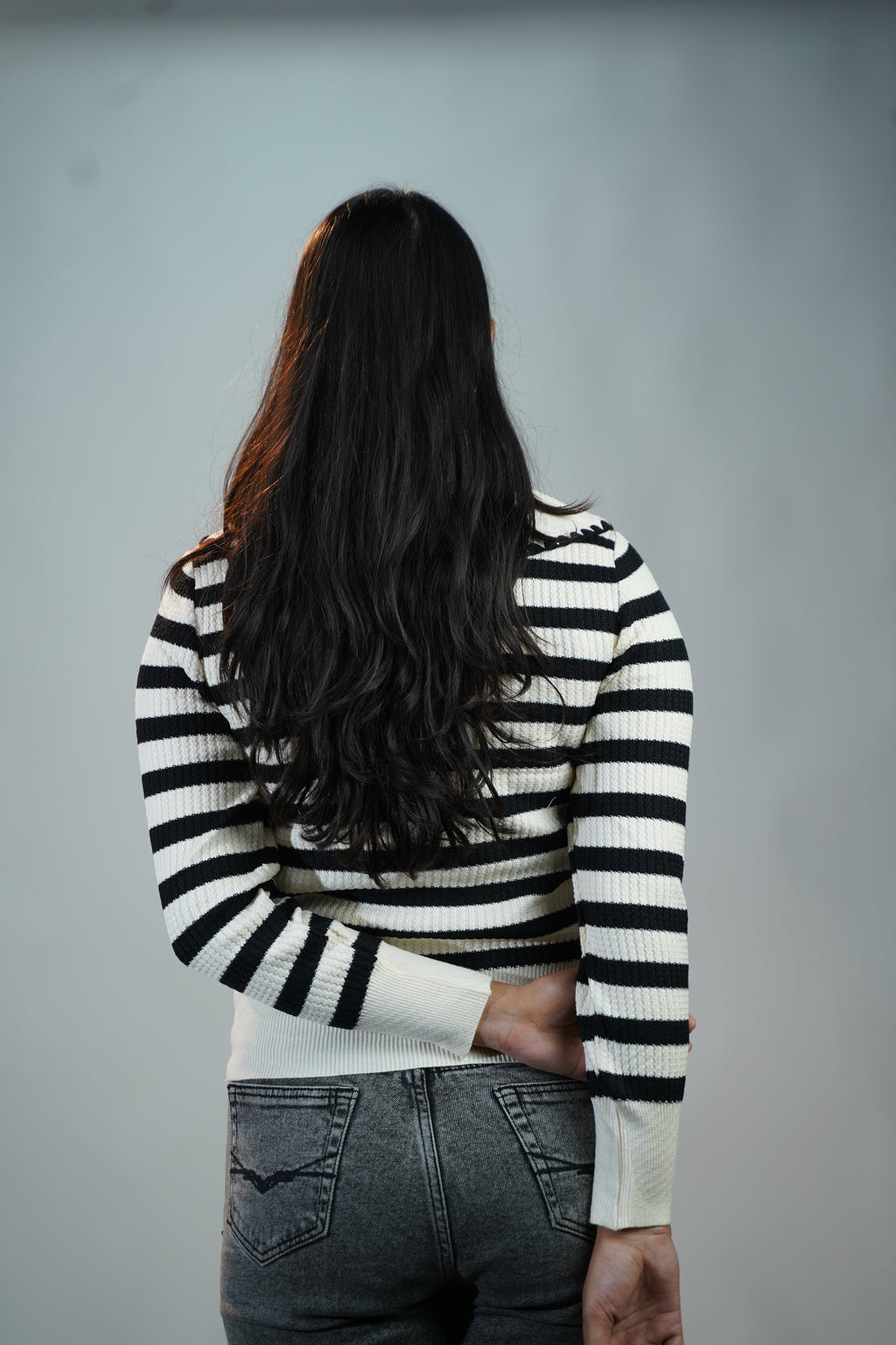 Korean-Style Two-Tone Top Black