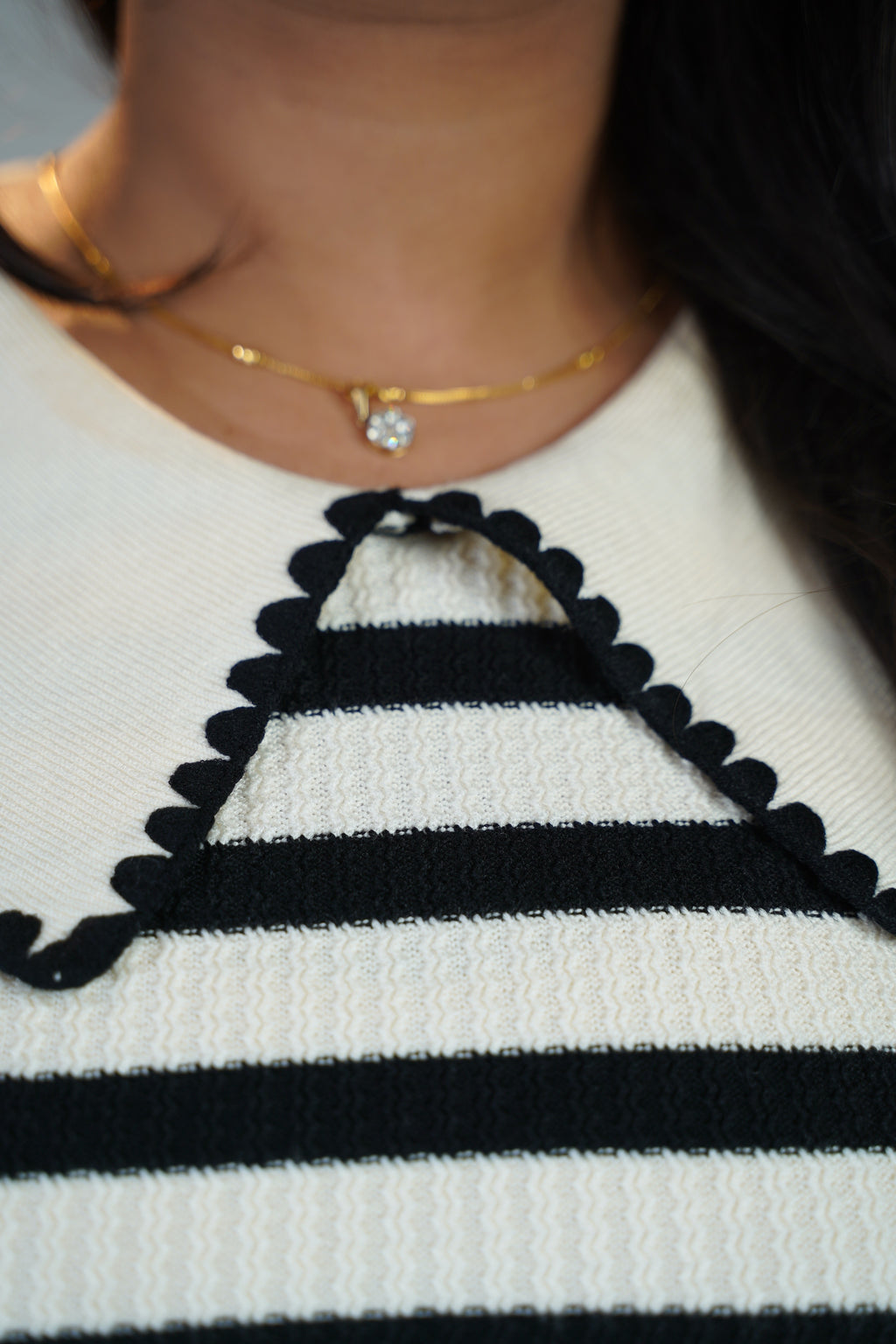 Korean-Style Two-Tone Top Black